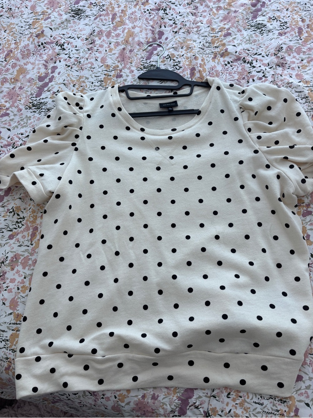 Who What Wear Cream Polka Dot Puff-Sleeve Tee